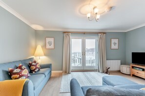 TV - 3 Bed in Broad Haven (oc-s27796) (Broad Haven)