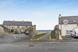 Property grounds - 2 Bed in Broad Haven (oc-t27789) (Broad Haven)