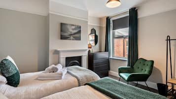 3 bedrooms, travel cot, free WiFi, bed sheets