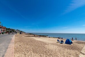 Beach - 3 Bed in Felixstowe (oc-s27808) (Felixstowe)