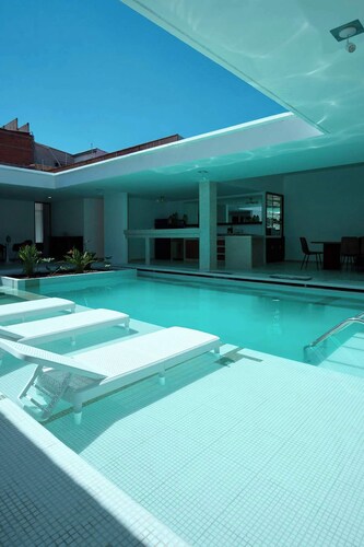 Casa Orbita AC Pool Jacuzzi Central Location