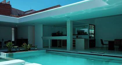 Casa Orbita AC Pool Jacuzzi Central Location