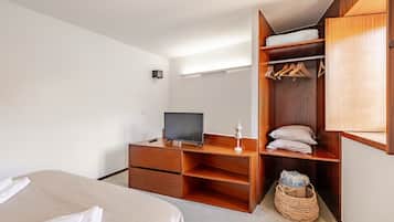 熨斗/熨衫板、Wi-Fi、床單