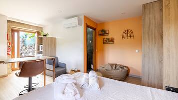 1 chambre, fer et planche à repasser, Wi-Fi, draps fournis