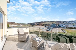 Terrace/patio - 4 Bed in Newquay (oc-b27906) (Newquay)