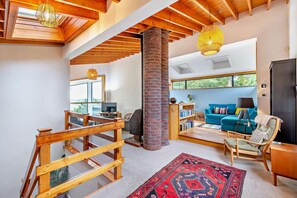 TV - 5 Bed in Rye (oc-o27820) (Rye)