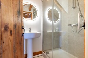 Towels - 3 Bed in Ellough (oc-b5208) (Ellough)