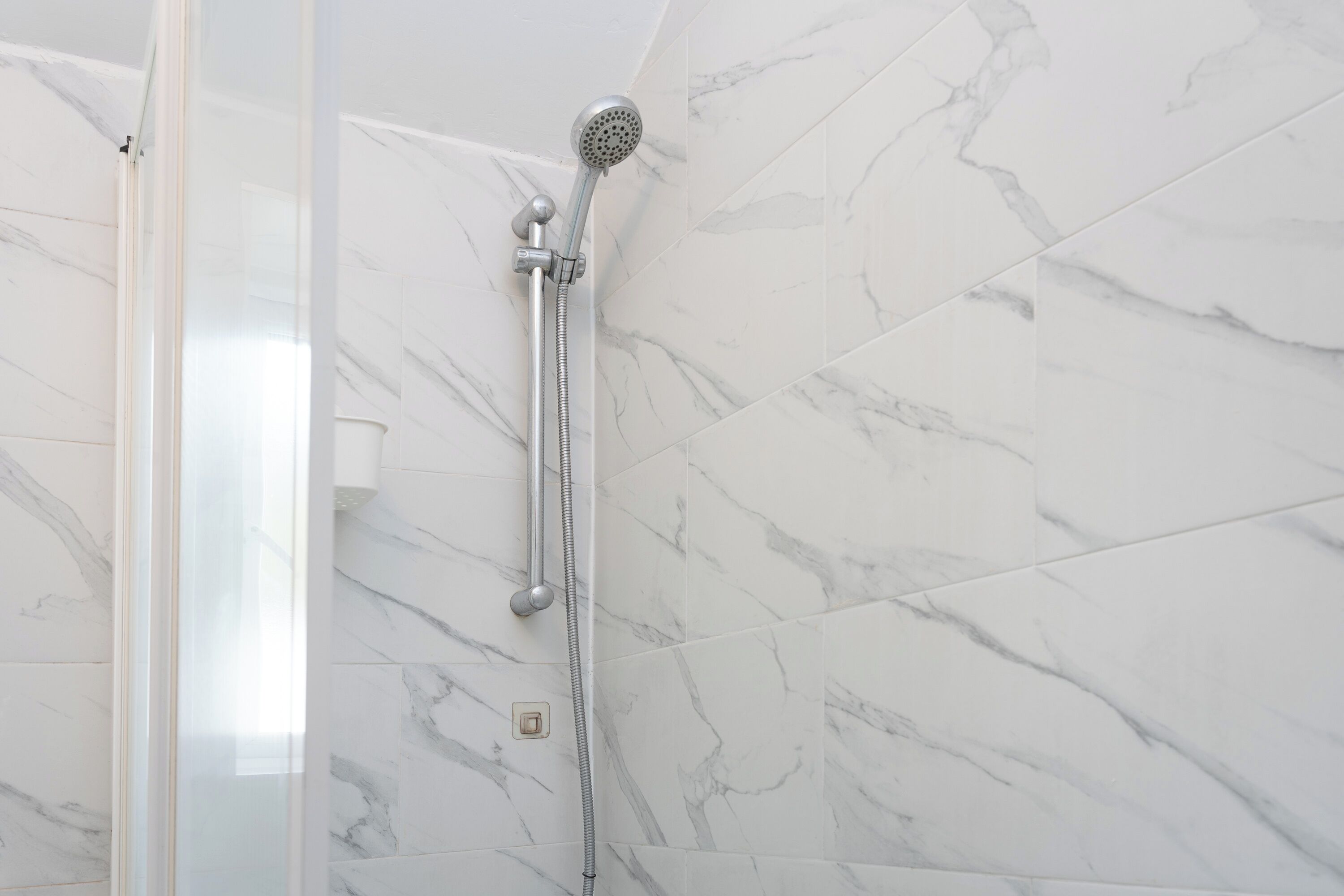 Shower, towels