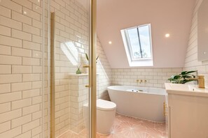 Hair dryer, towels - 5 Bed in Whitstable (oc-27870) (Whitstable)