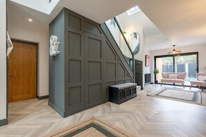 Interior - 5 Bed in Whitstable (oc-27870) (Whitstable)