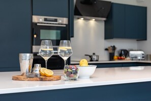 Microwave, oven, dishwasher, high chair - 5 Bed in Whitstable (oc-27870) (Whitstable)