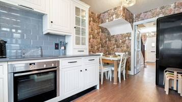 Fridge, microwave, oven, toaster
