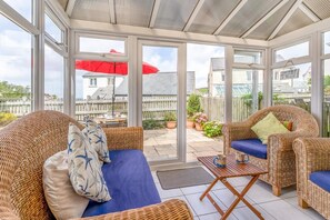 TV - 3 Bed in Broad Haven (oc-j27915) (Broad Haven)