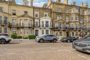 Exterior - 9 Bed in Lowestoft (oc-k27940) (Lowestoft)