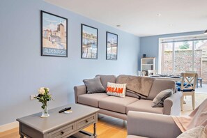 TV - 2 Bed in Southwold (oc-t27861) (Southwold)