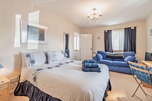 Iron/ironing board, free WiFi, bed sheets - 3 Bed in Broad Haven (oc-p27926) (Broad Haven)