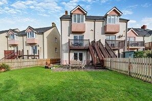 Exterior - 4 Bed in Broad Haven (oc-b27955) (Broad Haven)