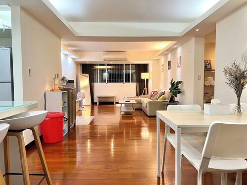 Serene DunNan Apartment with elevator– 3 Bedrooms/ 2 Bathrooms