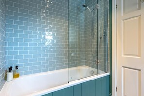 Hair dryer, towels - 4 Bed in Aldeburgh (oc-b27978) (Aldeburgh)