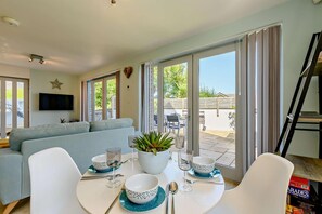 Dining - 2 Bed in St. Breock (oc-a27950) (Saint Breock)