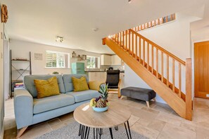 TV - 2 Bed in St. Breock (oc-a27950) (Saint Breock)