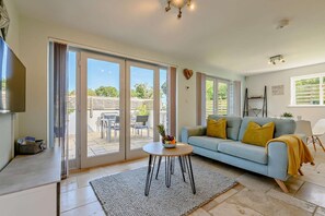 TV - 2 Bed in St. Breock (oc-a27950) (Saint Breock)