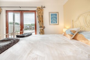Bügeleisen/Bügelbrett, Reisekinderbett, kostenloses WLAN, Bettwäsche