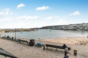 Beach - 2 Bed in St Ives (oc-wrenc) (St Ives)