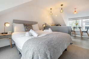 1 bedroom, iron/ironing board, WiFi (free), bed sheets - 1 Bed in St. Ives (oc-wrenl) (St Ives)