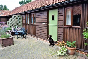 Outdoor dining - 1 Bed in Wissett (oc-hhart) (Wissett)