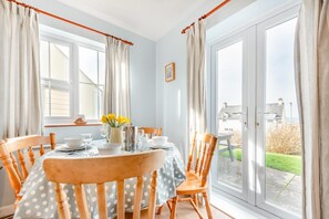 Dining - 3 Bed in Broad Haven (oc-c27945) (Broad Haven)