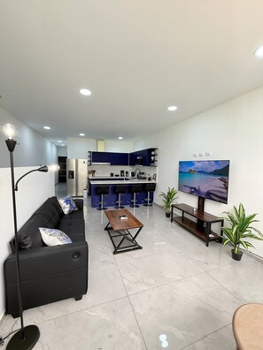 Interior - 2 Bedroom Condo in Central Jaco (Jaco)