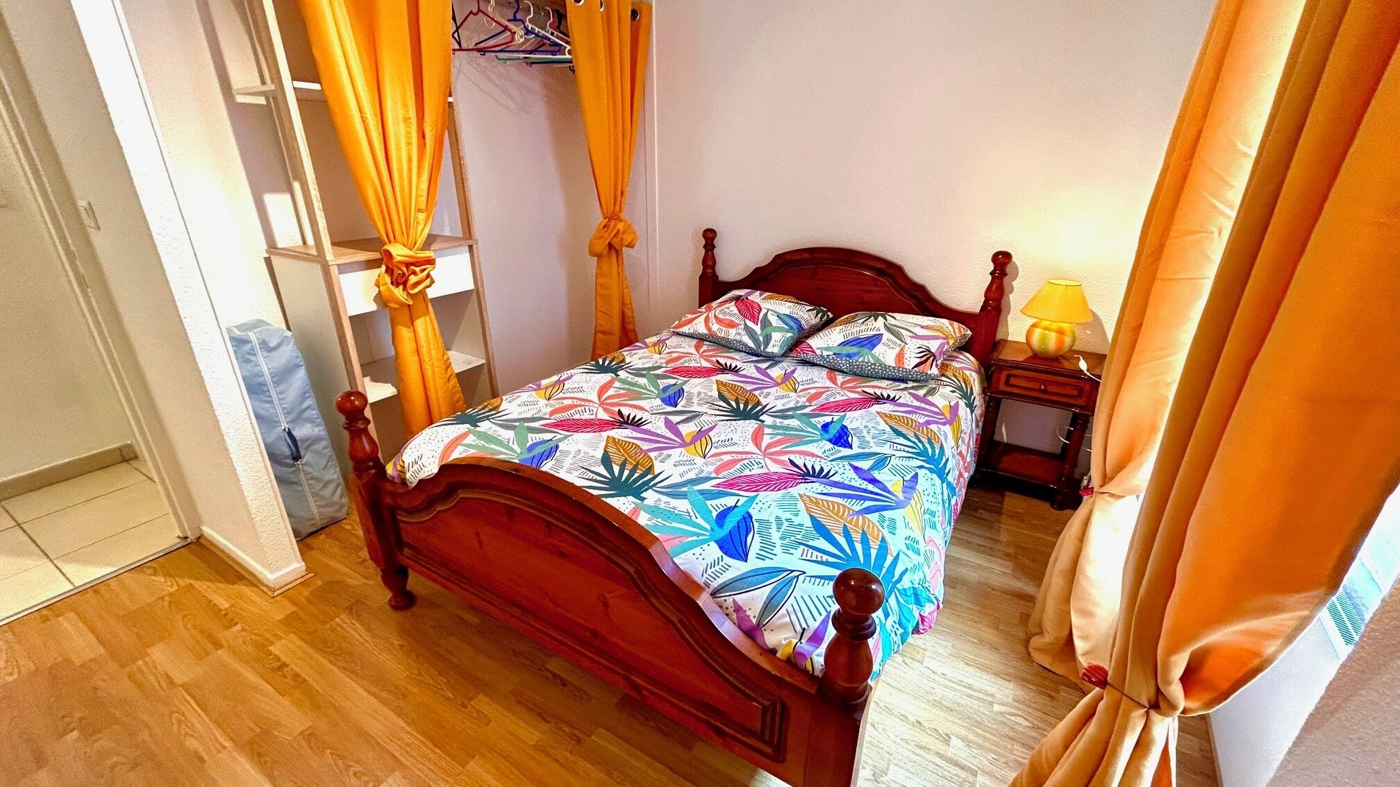 2 chambres, fer et planche à repasser, accès Internet, draps fournis