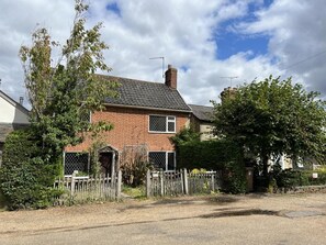 Exterior - 2 Bed in Dennington (oc-b28010) (Dennington)