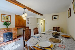 Dining - 2 Bed in Dennington (oc-b28010) (Dennington)