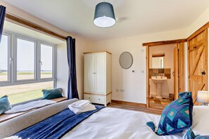 Travel cot, free WiFi, bed sheets - 3 Bed in Outwell (oc-a28030) (Upwell)