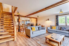 TV - 3 Bed in Outwell (oc-a28030) (Upwell)