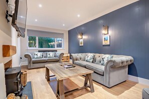 Fireplace - 3 Bed in Weasenham (oc-s27923) (Weasenham)