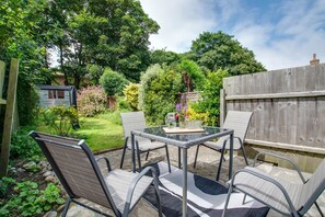 Outdoor dining - 2 Bed in Overstrand (oc-b28046) (Overstrand)