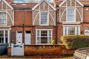 Exterior - 2 Bed in Overstrand (oc-b28046) (Overstrand)