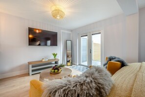 TV - 1 Bed in Newquay (oc-l28083) (Newquay)