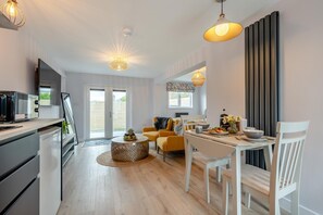 Interior - 1 Bed in Newquay (oc-l28083) (Newquay)