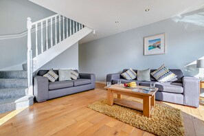 TV - Winnards - Two Bedroom House, Sleeps 4 (Winnard's Perch)