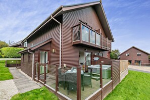 Outdoor dining - Winnards - Two Bedroom House, Sleeps 4 (Winnard's Perch)
