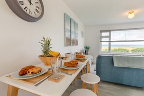 Dining - 2 Bed in Newquay (oc-a28105) (Newquay)