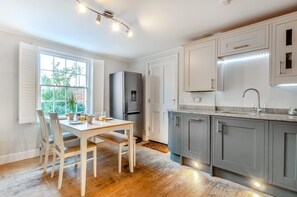 Dining - 3 Bed in Whitstable (oc-o28123) (Whitstable)