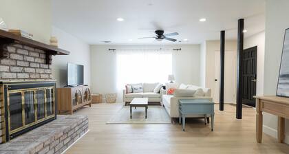 Bright & Cozy 3-Bed Home with Large Deck â Minutes from Reddingâs Best Outdoors