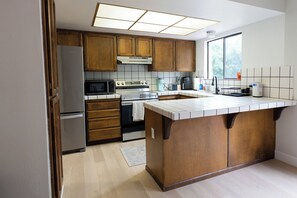 Mikrowelle, Ofen, Geschirrspüler