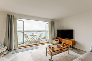 TV - 3 Bed in Torquay (oc-a28109) (Torquay)