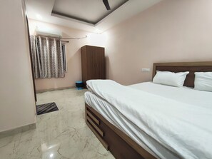 Doppia Deluxe, vista baia | Postazione laptop, Wi-Fi gratuito